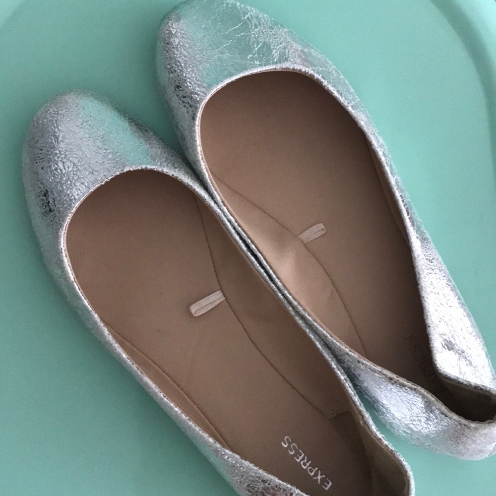 Like New Crackle Silver Vegan Faux Leather Ballet Flats by Express Size US 7.5